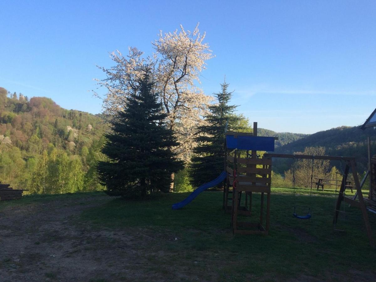 Bacowka Pttk Jaworzec Hostel Ветлина Екстериор снимка