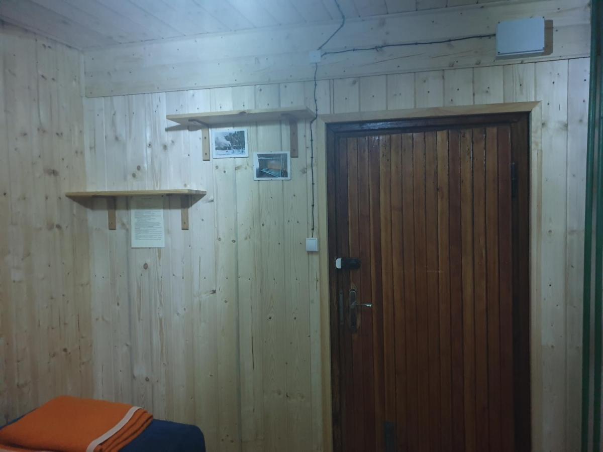 Bacowka Pttk Jaworzec Hostel Ветлина Екстериор снимка