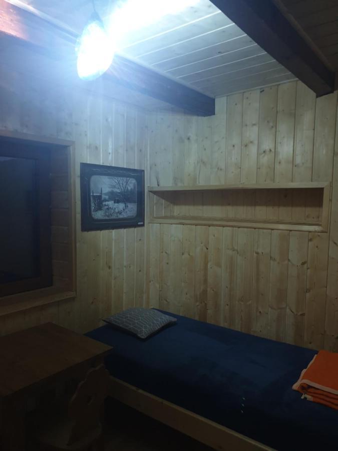 Bacowka Pttk Jaworzec Hostel Ветлина Екстериор снимка