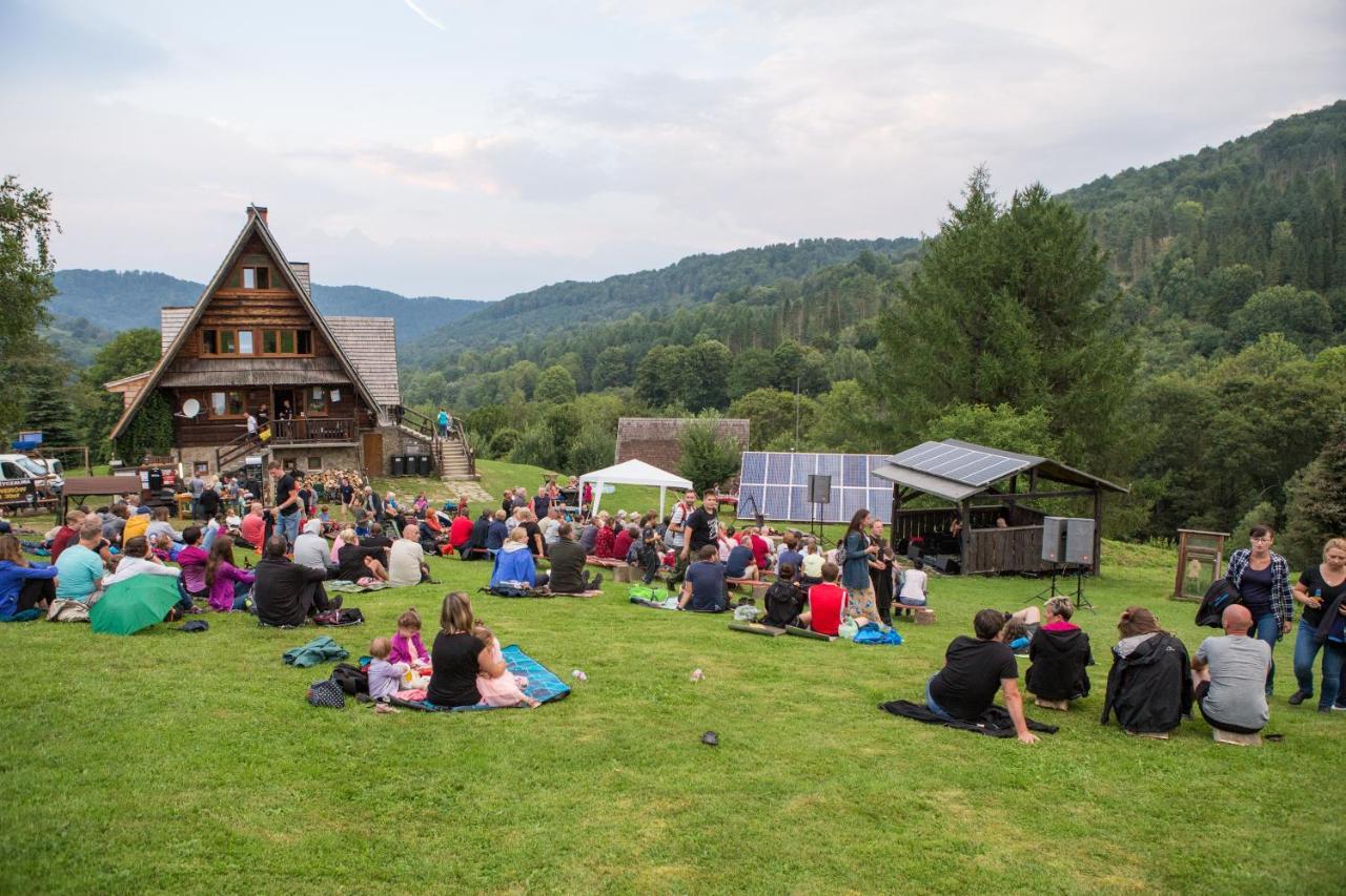 Bacowka Pttk Jaworzec Hostel Ветлина Екстериор снимка
