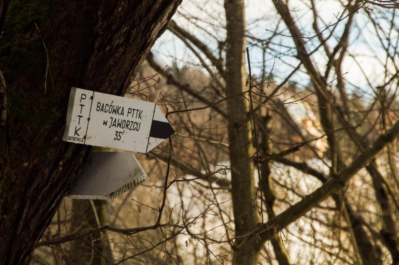 Bacowka Pttk Jaworzec Hostel Ветлина Екстериор снимка