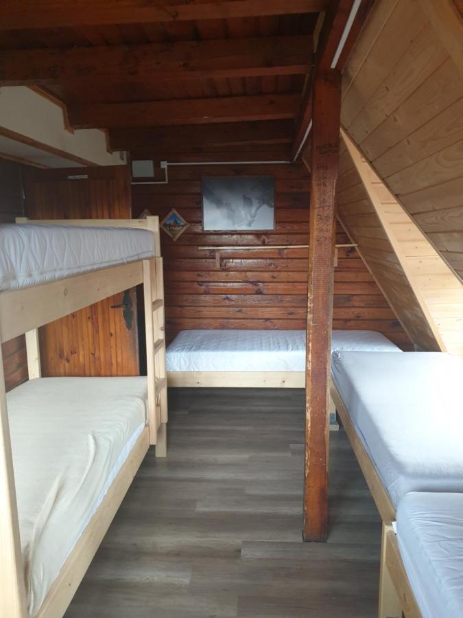 Bacowka Pttk Jaworzec Hostel Ветлина Екстериор снимка