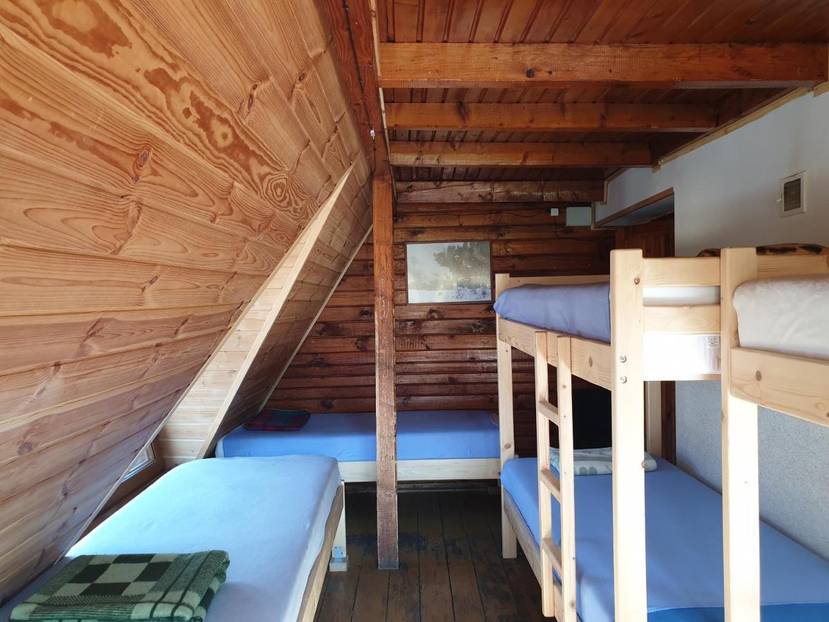 Bacowka Pttk Jaworzec Hostel Ветлина Екстериор снимка