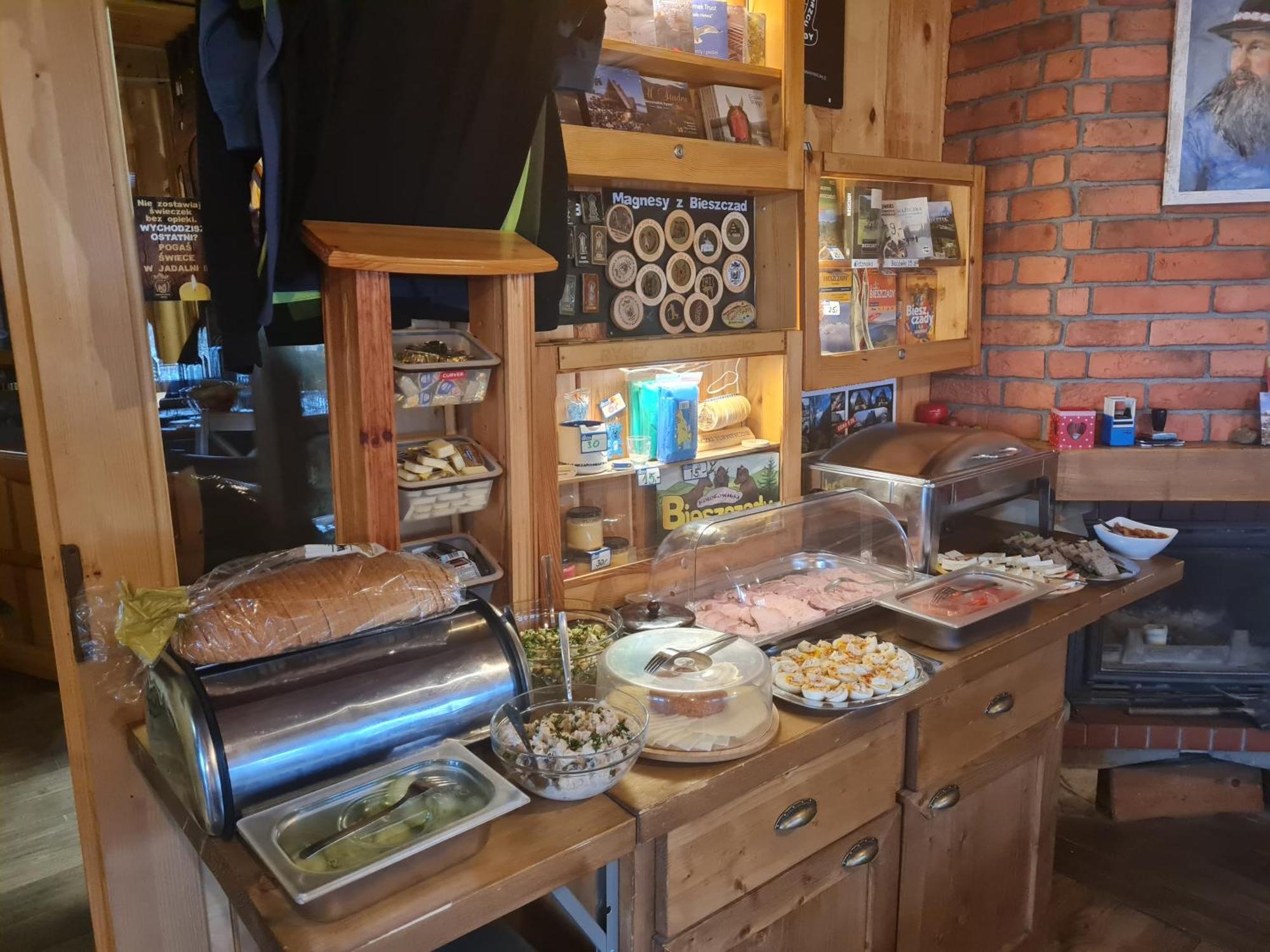 Bacowka Pttk Jaworzec Hostel Ветлина Екстериор снимка